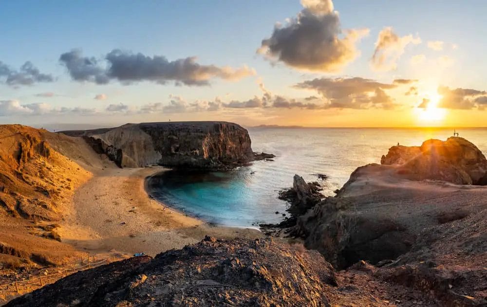 Lanzarote Sehenswürdigkeiten - Sonnenuntergang über dem Meer