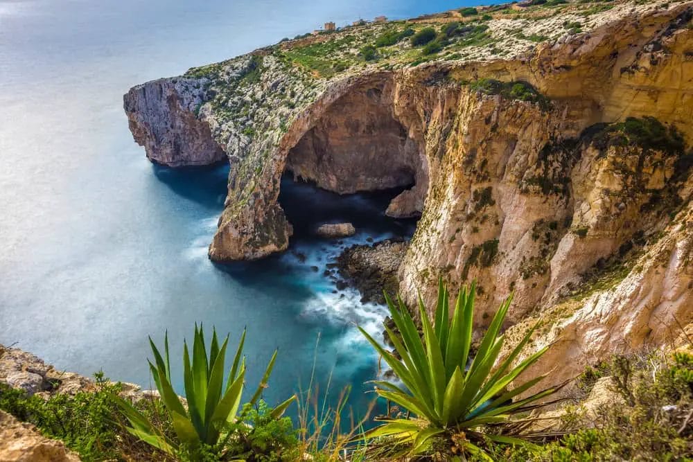 Die blaue Grotte ist ein echtes Highlight auf Malta - Malta Sehenswürdigkeiten