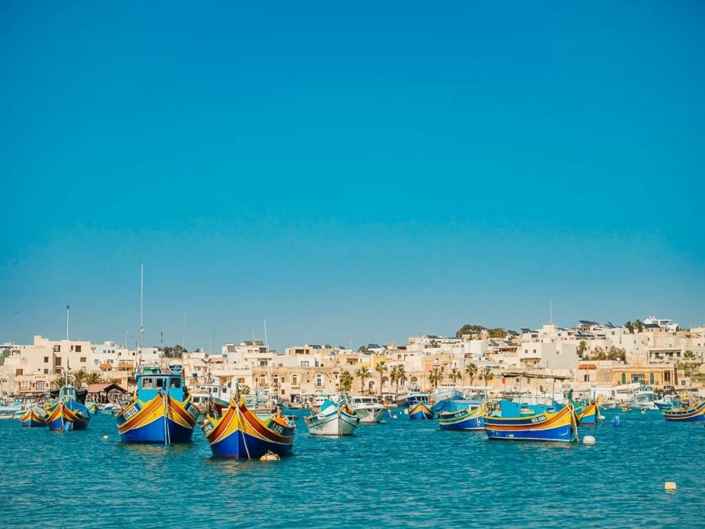 Die bunten Fischerboote im Hafen von Marsaxlokk sind einfach zauberhaft