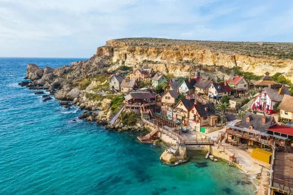 Das Popeye Village. Ehemals Filmkulisse, heute Touristenattraktion - Malta Sehenswürdigkeiten