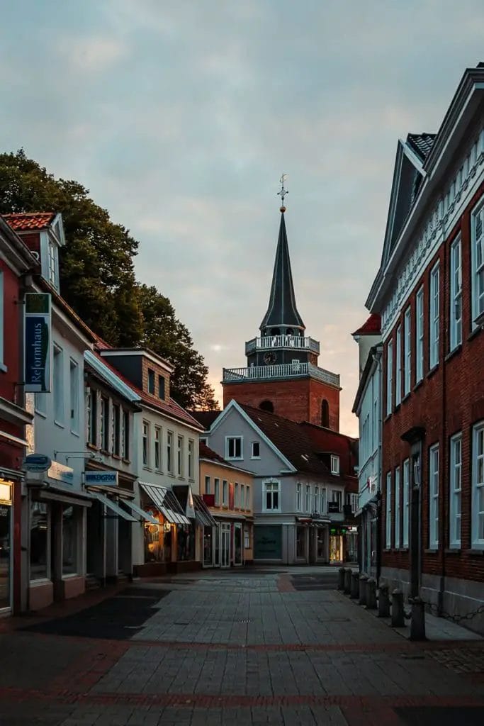 Die Auricher Altstadt am frühen Morgen - Wilhelmshaven Sehenswürdigkeiten