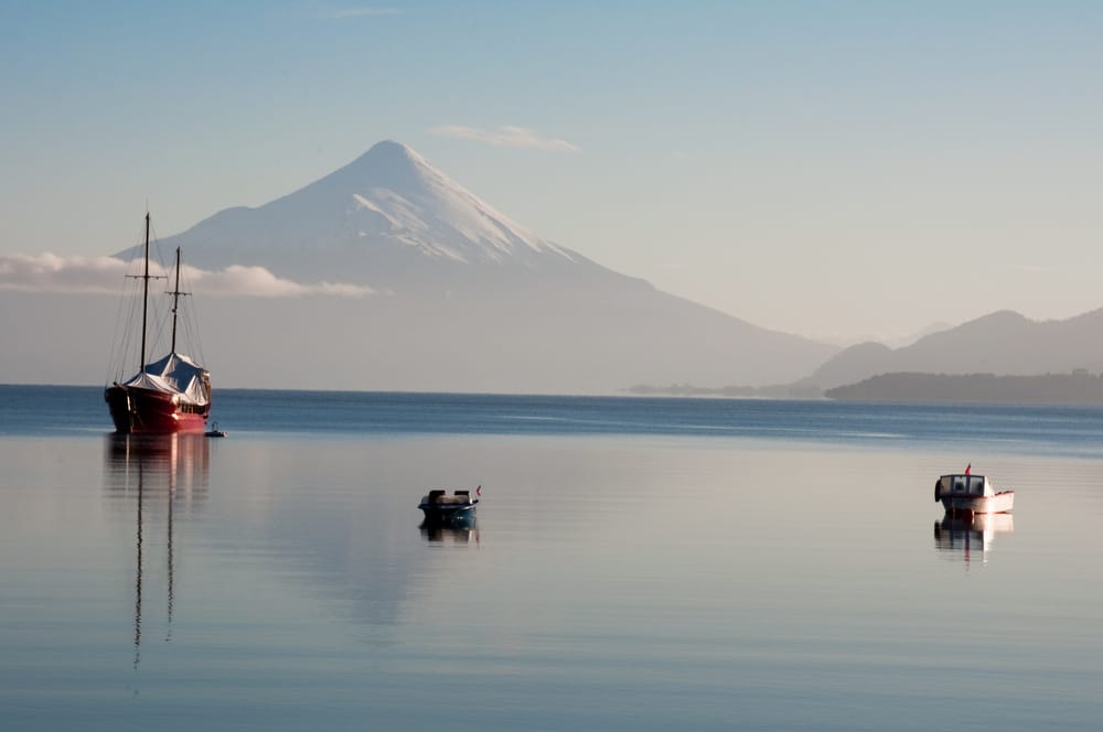 DIE 20 SCHÖNSTEN CHILE SEHENSWÜRDIGKEITEN, DIE DU AUF KEINEN FALL VERPASSEN DARFST 20 Der Llanquihue See ist Teil der Seenplatte - Chile Sehenswürdigkeiten