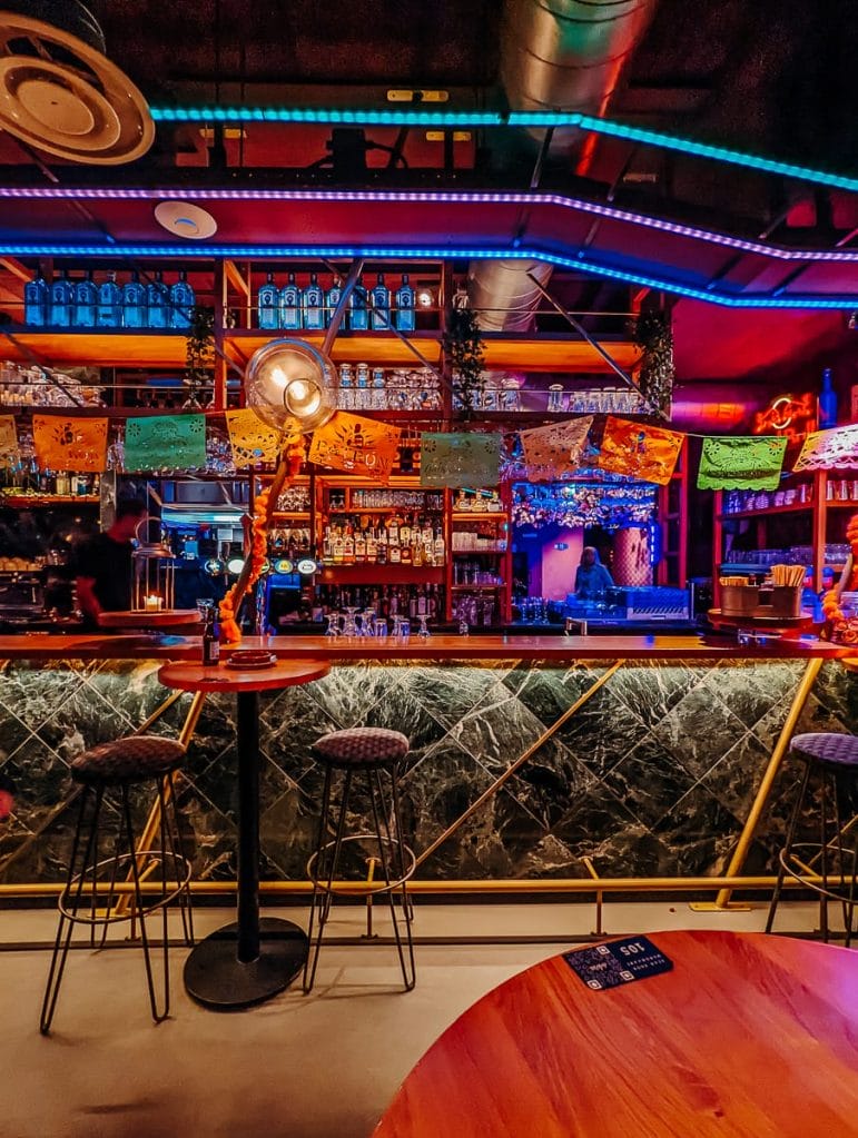 48 STUNDEN IN DER PROVINZ NORDBRABANT IN DEN NIEDERLANDEN - EIN BESUCH IN TILBURG & EINDHOVEN 25 Im Labyrinth selbst dürfen keine Bilder gemacht werden. Im Rooftop Restaurant schon  - Provinz Nordbrabant - Tilburg