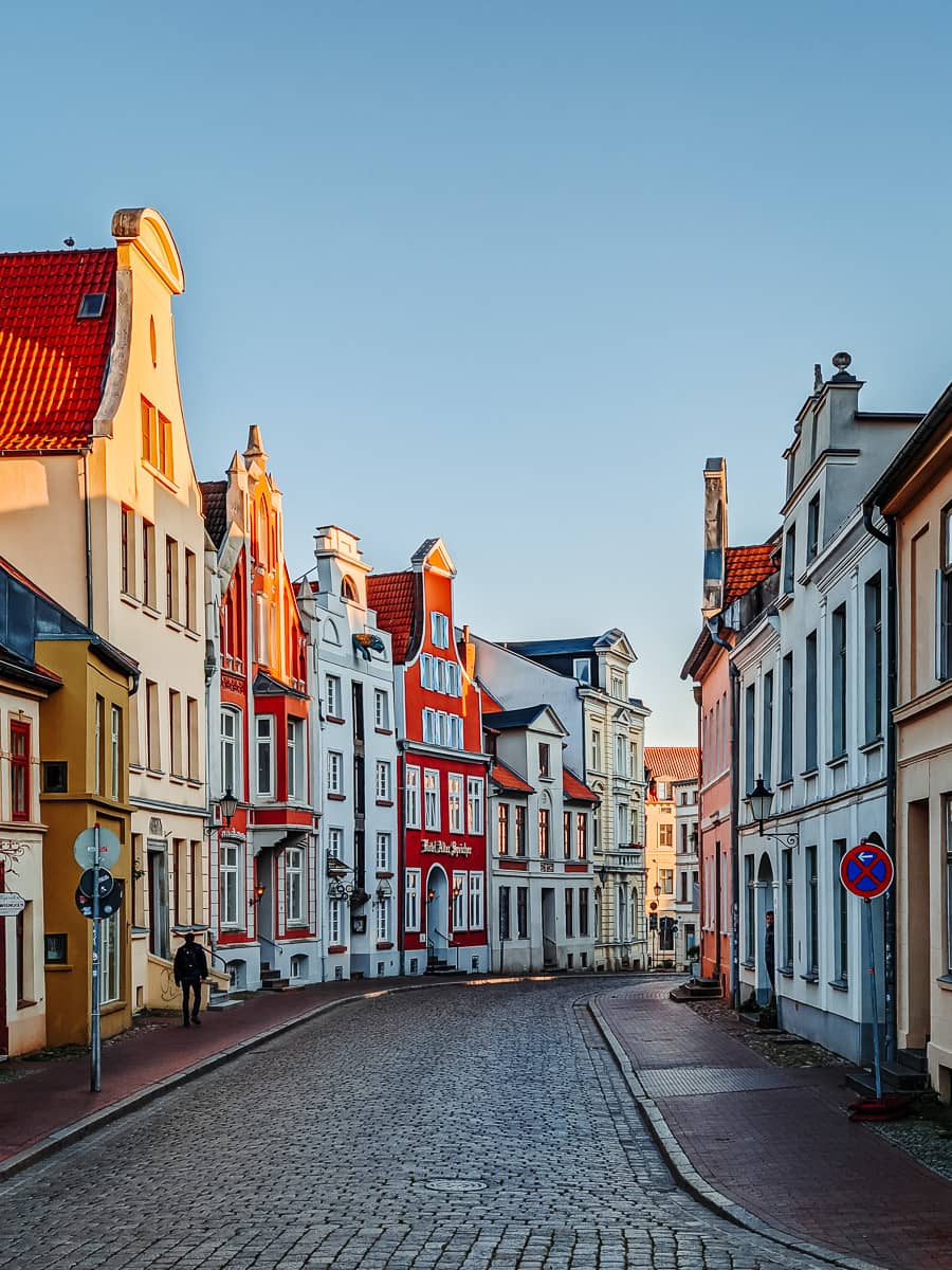 Gut erhaltene Häuser in der Altstadt von Wismar - Historische Orte in Deutschland