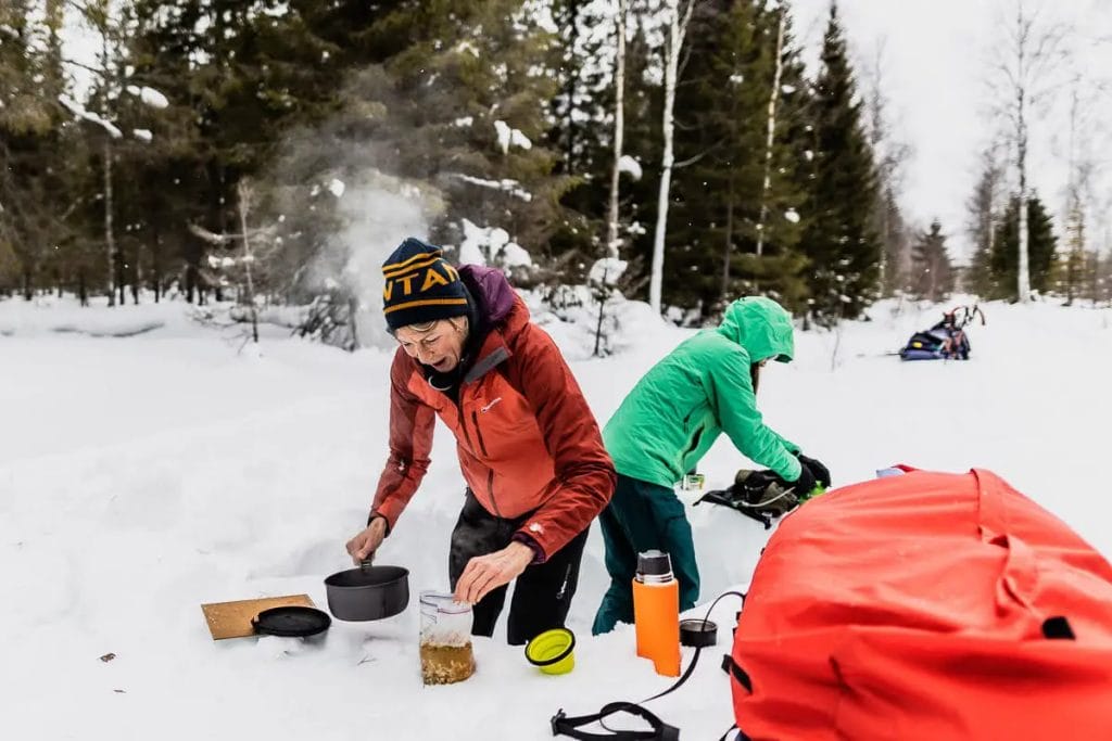 Judith kocht beim Montane Lapland Arctic Ultra