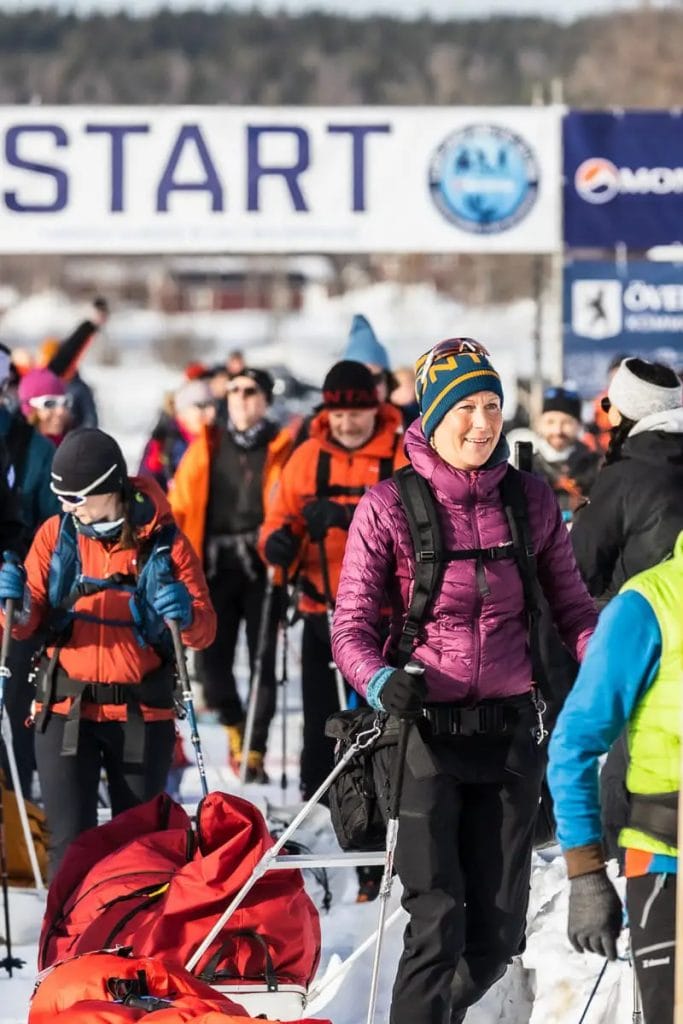 Judith am Start beim Montane Lapland Arctic Ultra