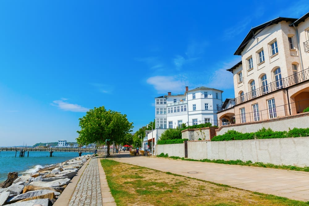 Ein Spaziergang entlang der Strandpromenade gehört einfach dazu - Sassnitz Sehenswürdigkeiten