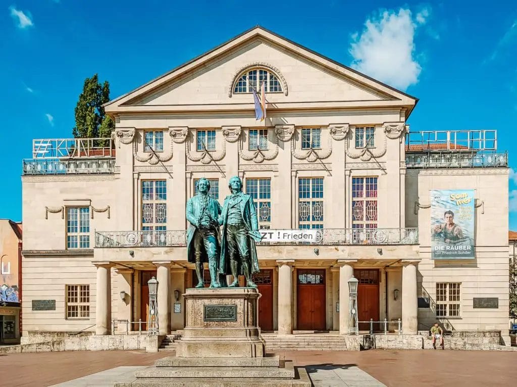Goethe & Schiller Statue in Weimar - Schönste Städte Thüringen