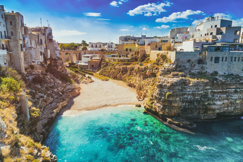 DIE 18 SCHÖNSTEN BARI STRÄNDE FÜR EINEN PERFEKTEN STRANDURLAUB IN ITALIEN 8 Blick auf den kleinen aber feinen Strand Pane e Pomodore in Bari - Bari Strand - Bari Strände