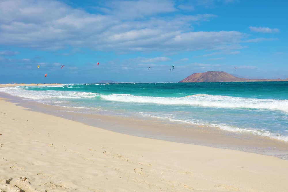 BADEURLAUB AN DEN 15 SCHÖNSTEN STRÄNDEN FUERTEVENTURAS - SONNE & STRAND PUR 14 Grandes Playas de Corralejo - Fuerteventura Strände