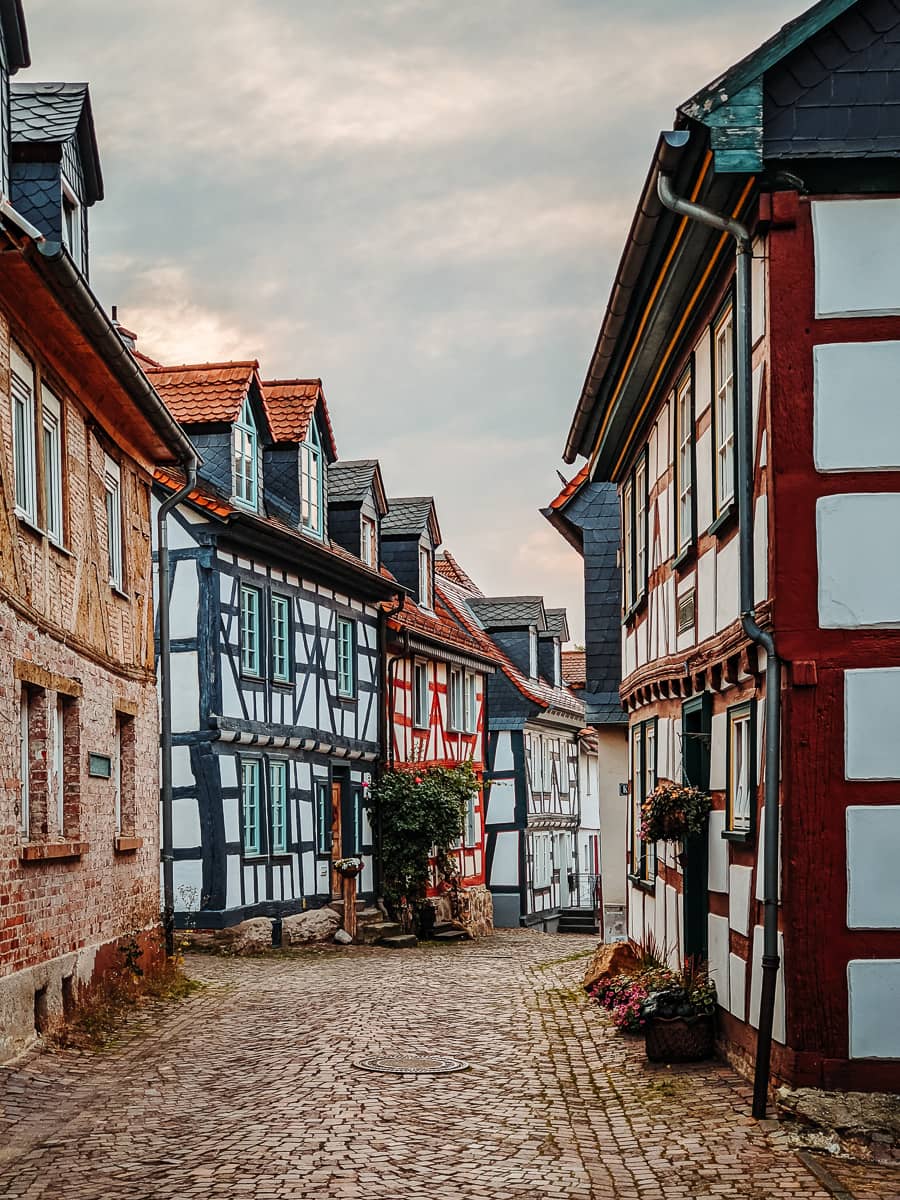 Strasse mit Fachwerkhäusern in Idstein im Taunus - Idstein Sehenswürdigkeiten