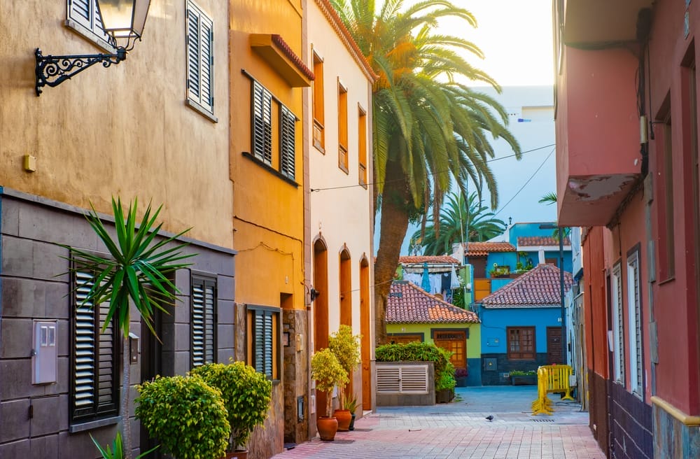 TOP 13 THINGS TO DO IN PUERTO DE LA CRUZ, TENERIFE 12 Colourful houses in the old town of Puerto de la Cruz  | Things to do in Puerto de la Cruz