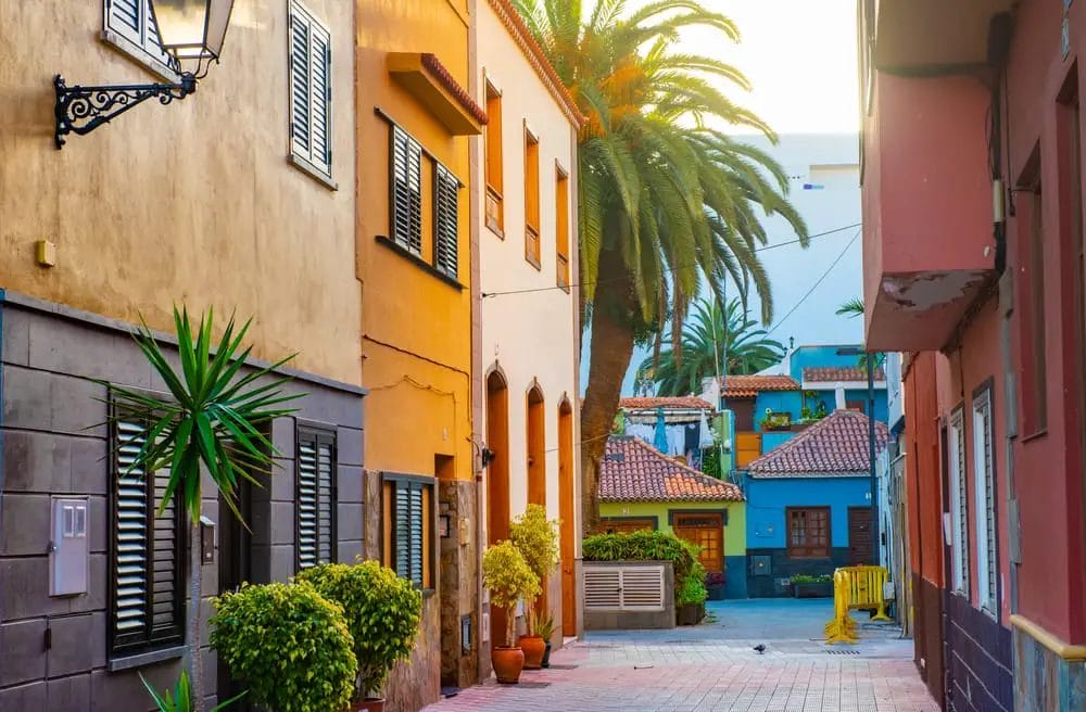 Colourful houses in the old town of Puerto de la Cruz  | Things to do in Puerto de la Cruz