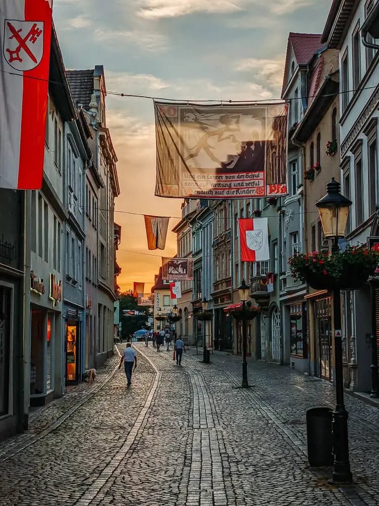 Gasse im Sonnenauntergang Altstadt Naumburg - Sehenswürdigkeiten Naumburg