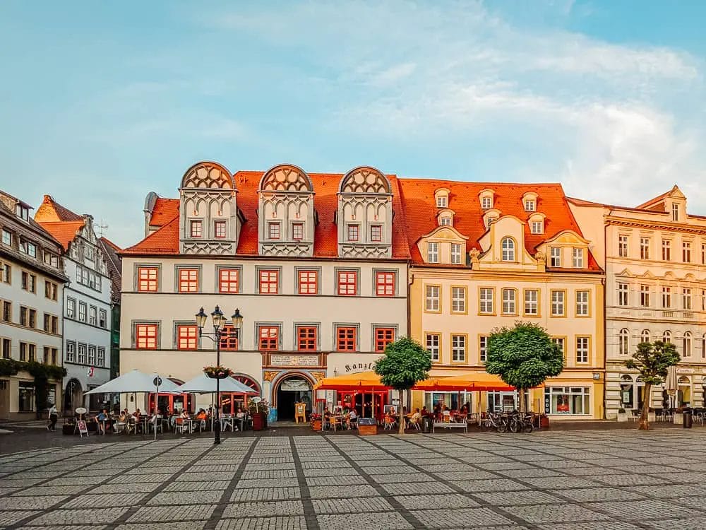 Der große und zentrale Marktplatz in Naumburg - Sehenswürdigkeiten in Naumburg