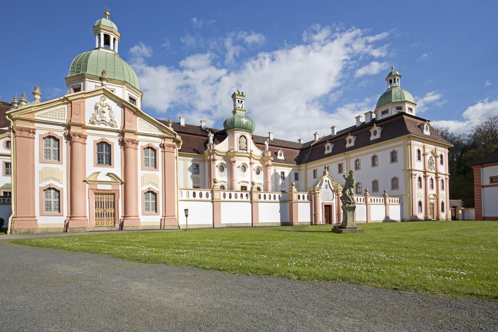 17 ATEMBERAUBENDE OBERLAUSITZ SEHENSWÜRDIGKEITEN: ENTDECKE STÄDTE & NATUR! 11 Kloster St. Marienthal - Oberlausitz Sehenswürdigkeiten