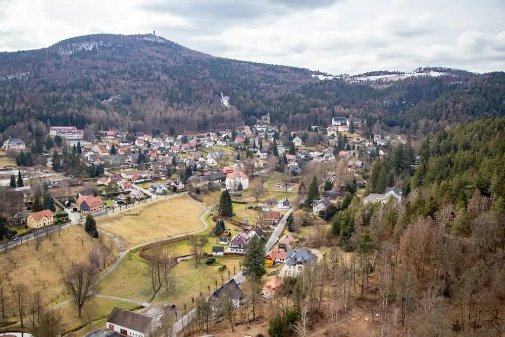 Blick auf die Oybin im Zittauer Gebirge - Sehenswürdigkeiten Oberlausitz