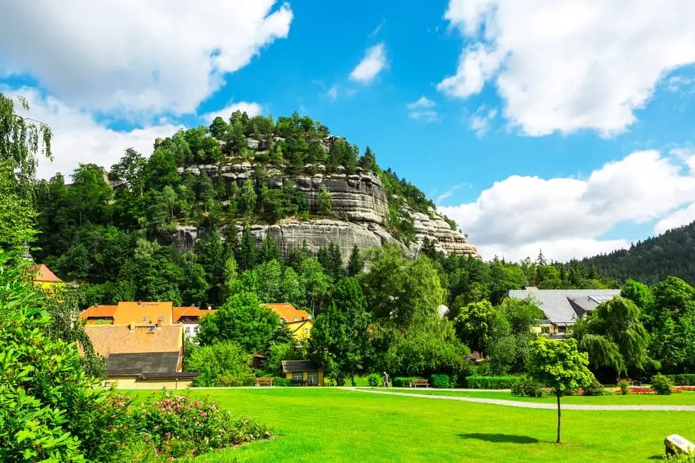 17 ATEMBERAUBENDE OBERLAUSITZ SEHENSWÜRDIGKEITEN: ENTDECKE STÄDTE & NATUR! 9 Zittauer Gebirge - Sehenswürdigkeiten Oberlausitz