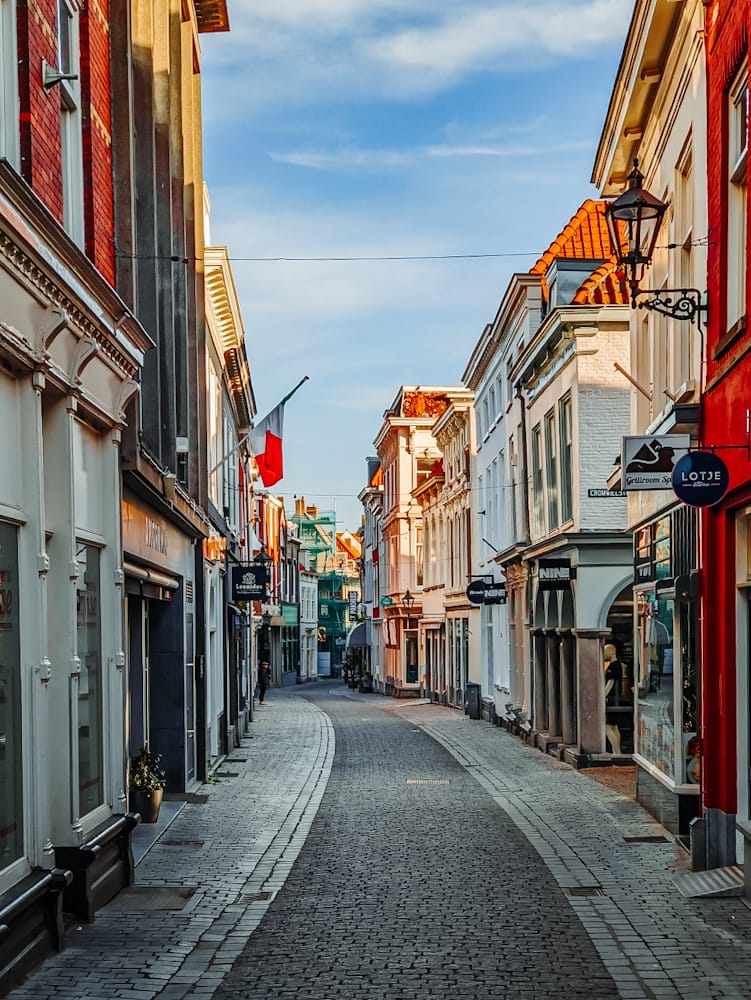 URLAUB IN NORDBRABANT, NIEDERLANDE -ZWISCHEN EINZIGARTIGEN NATURERLEBNISSEN UND HISTORISCHEN STÄDTEN 18 URLAUB IN NORDBRABANT, NIEDERLANDE -ZWISCHEN EINZIGARTIGEN NATURERLEBNISSEN UND HISTORISCHEN STÄDTEN 11
