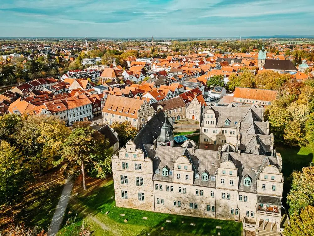Blick über das spätherbstliche Stadthagen inkl Schloss - Stadthagen Sehenswürdigkeiten