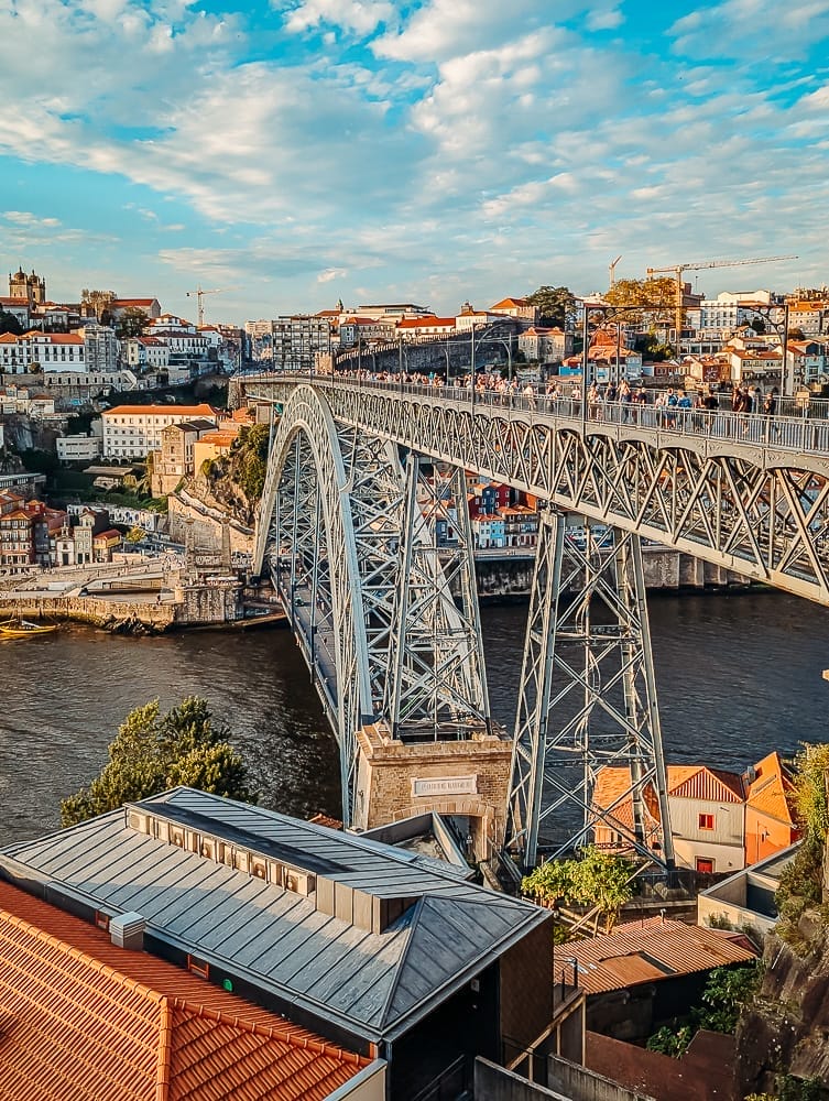 PORTO SEHENSWÜRDIGKEITEN: DIE TOP HIGHLIGHTS & INSIDER-TIPPS FÜR DEINEN STÄDTETRIP 8 PORTO SEHENSWÜRDIGKEITEN: DIE TOP HIGHLIGHTS & INSIDER-TIPPS FÜR DEINEN STÄDTETRIP 7